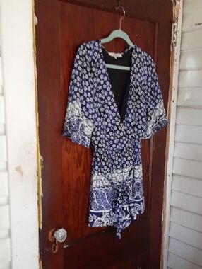Lovers + Friends Blue & White Daisy Floral Wrap Romper